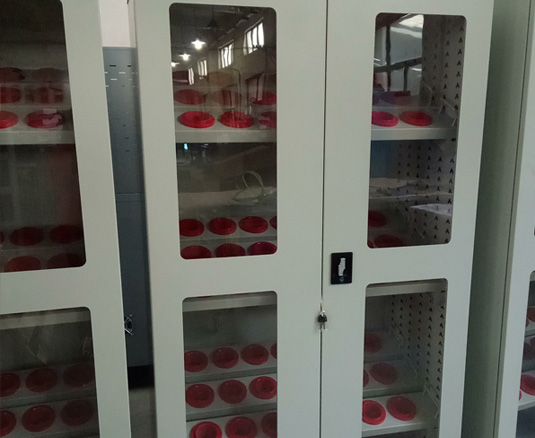 实用与美观并存：不锈钢工作台价格一览，打造精致工作场所